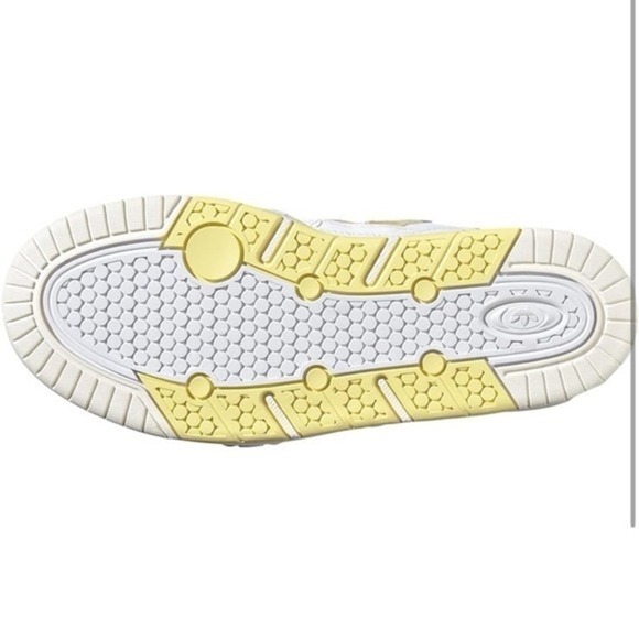 New women's adidas Adi2000 X Shoes Women's white & yellow
Size 6.5‎ Retail $100 - Picture 5 of 12